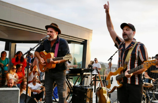 Depedro y Eladio y Los Seres Queridos abren el ciclo musical solidario ‘Os Xoves de Códax’