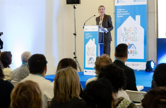 Fabiola García reafirma el compromiso de la Xunta con el acogimiento familiar como eje principal del sistema de protección de la infancia en Galicia