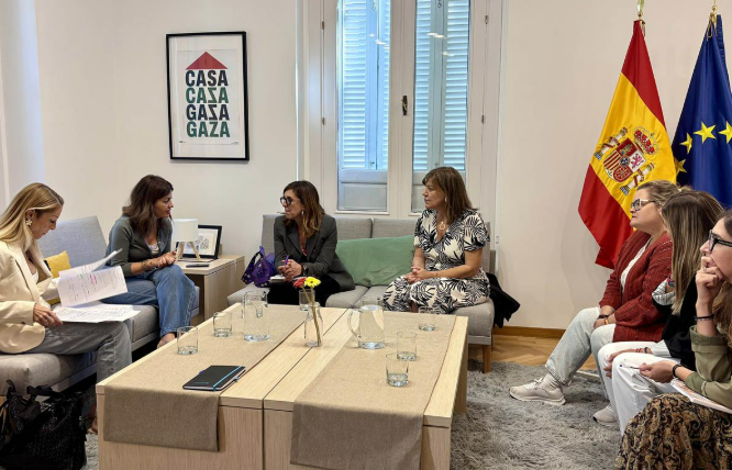 Rego aboga por impulsar el modelo de acogimiento familiar para garantizar los derechos de la infancia y la adolescencia